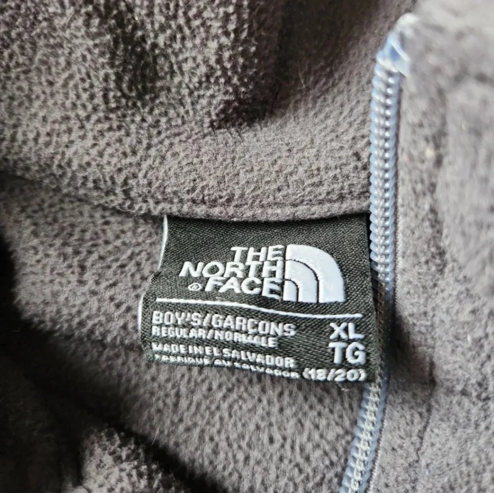 The North Face Boys Size XL Two Tone Grey 1/4 Zip Fleece Pullover‎